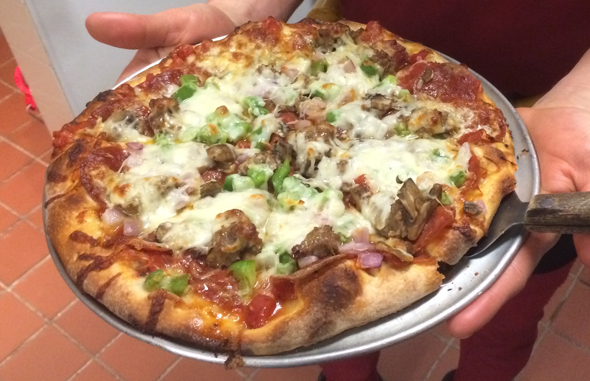 pizza-delivery-downtown-minneapolis